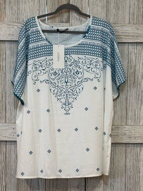 BloomChic White Top with Teal Scroll & Geo Print Sz 18/20 NWT